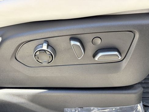 Certified 2026 Cadillac Escalade ESV Platinum Luxury w/ LPO, Radiant Package AWD/4WD image 12