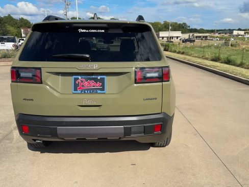 Used 2026 Jeep Cherokee Laredo AWD/4WD image 8