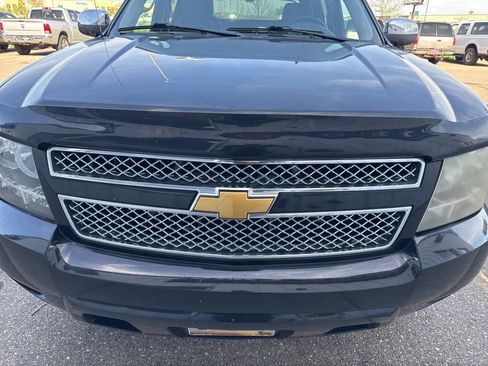 Used 2013 Chevrolet Avalanche LTZ AWD/4WD image 2