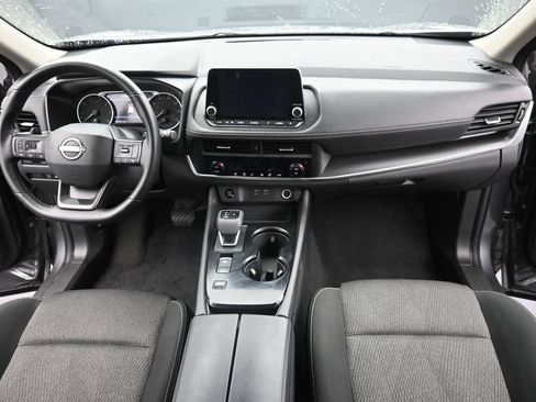 Used 2025 Nissan Rogue SV FWD image 12