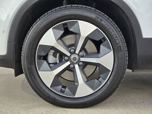 Used 2025 Volvo XC40 B5 Plus w/ Protection Package Premier image 10