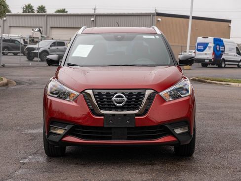 Used 2020 Nissan Kicks SR w/ SR Premium Package image 2