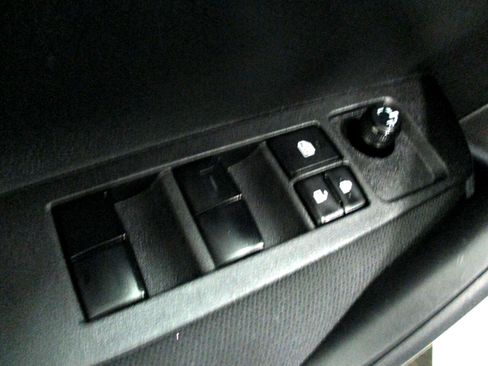 Used 2021 Toyota Corolla LE image 15