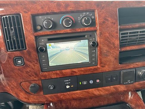 Used 2019 Chevrolet Express 2500 w/ Enhanced Convenience Package image 15