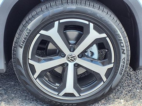 New 2026 Volkswagen Tiguan SE image 6