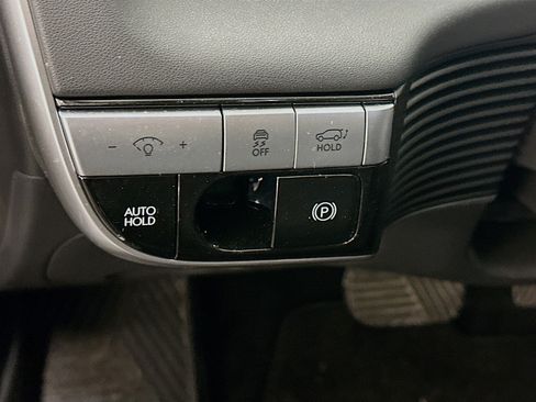 Used 2024 Hyundai Ioniq 5 Limited AWD/4WD image 17