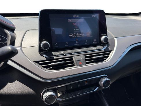 Used 2023 Nissan Altima 2.5 SR FWD image 12
