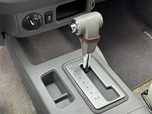Used 2016 Nissan Frontier SV AWD/4WD image 18