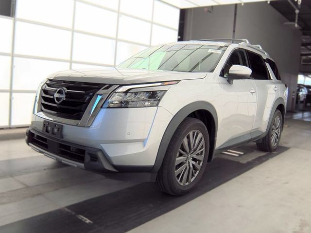 Used 2023 Nissan Pathfinder SL w/ SL Premium Package FWD image 4