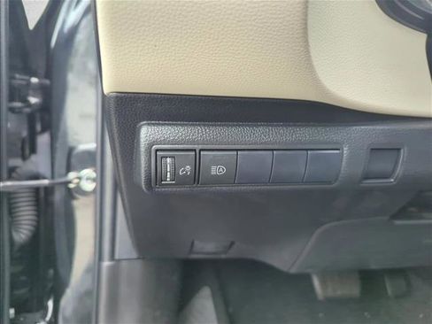 Used 2021 Toyota Corolla LE FWD image 15