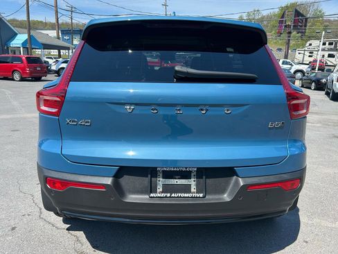 Used 2023 Volvo XC40 B5 Plus w/ Driver Assist Package AWD/4WD image 4
