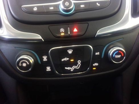 Used 2022 Chevrolet Equinox LT FWD image 11