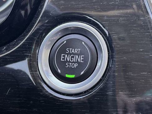 Certified 2022 Cadillac XT6 Premium Luxury image 22