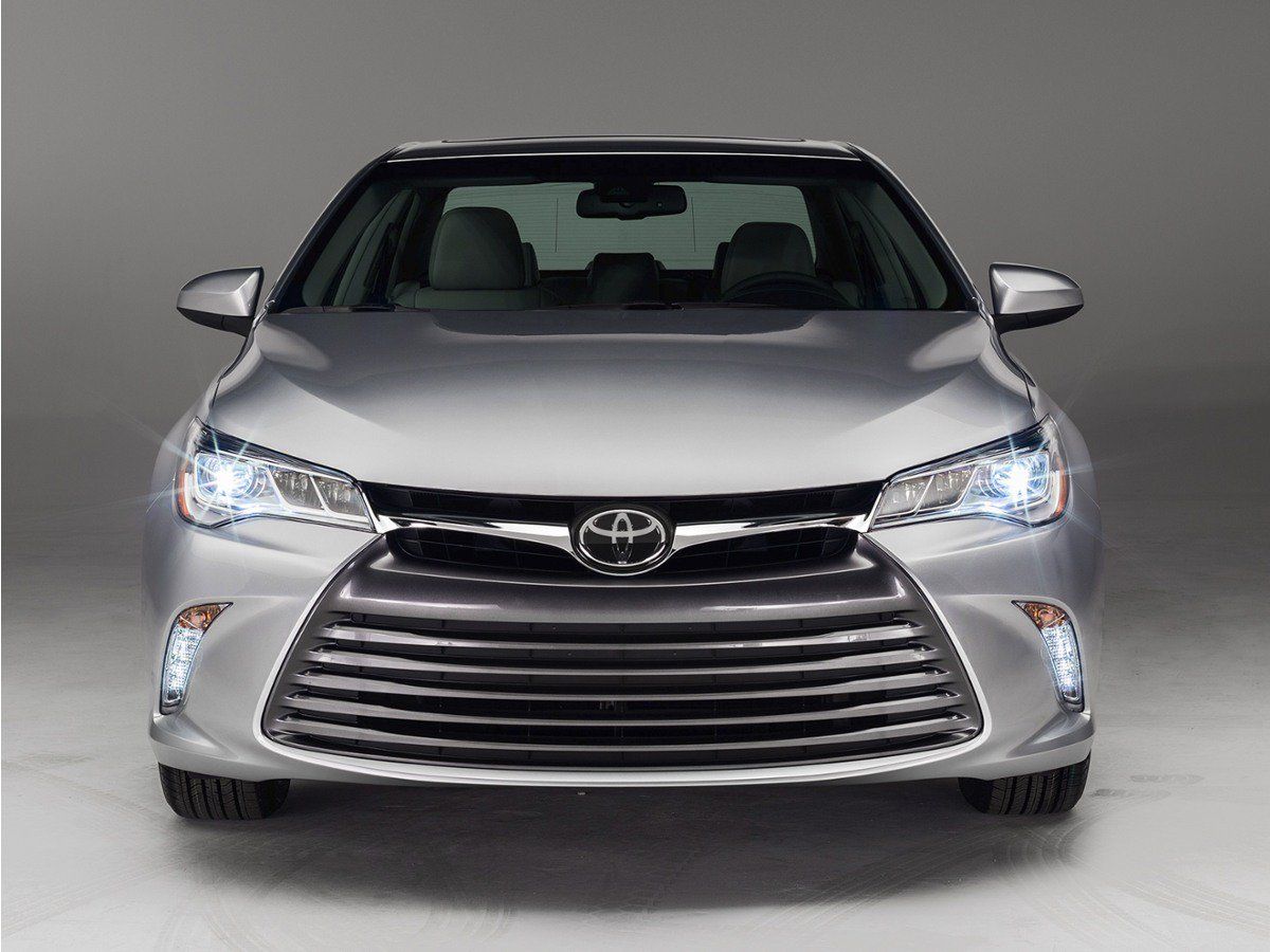 Used 2017 Toyota Camry LE FWD image 1