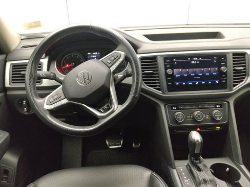 Used 2021 Volkswagen Atlas SE w/ Towing Package FWD image 22