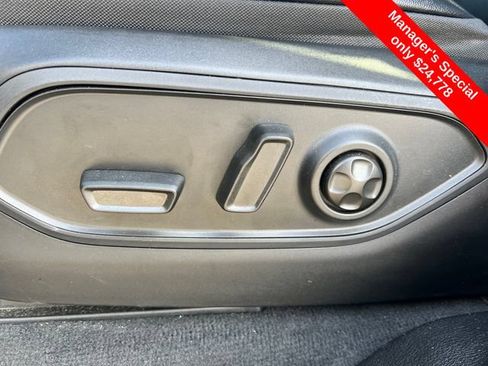 Used 2023 Jeep Grand Cherokee Limited AWD/4WD image 34
