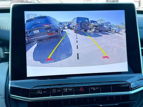 Used 2026 Jeep Compass Limited image 15