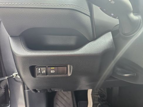 Used 2019 Toyota RAV4 LE image 25
