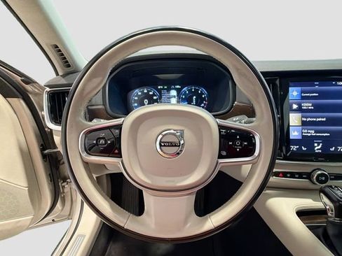 Used 2018 Volvo S90 T6 Momentum w/ Convenience Package image 11