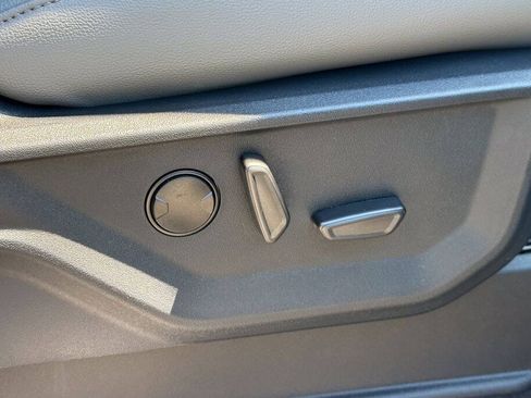 New 2025 Ford F150 Lightning Flash AWD/4WD image 15
