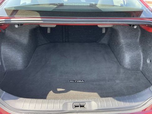 Used 2025 Nissan Altima 2.5 SV FWD image 8