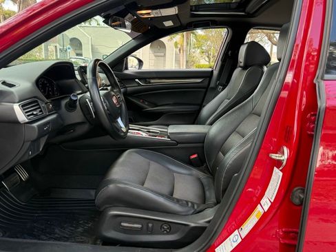 Used 2018 Honda Accord Sport image 15