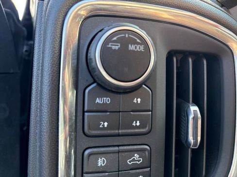 Used 2022 Chevrolet Silverado 1500 LT Trail Boss w/ LT Trail Boss Premium Package AWD/4WD image 17