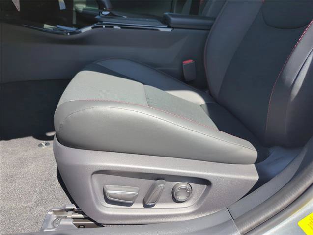 New 2027 Toyota Prius Plug-In Hybrid FWD image 13