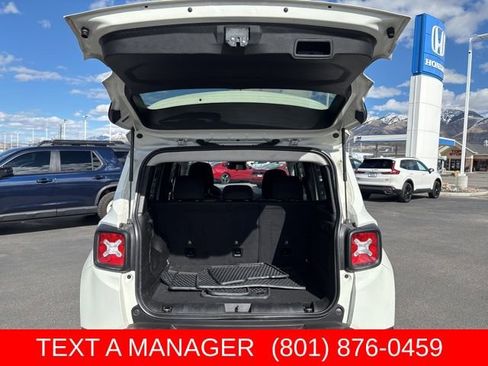 Used 2023 Jeep Renegade Latitude w/ Sun/Sound Group AWD/4WD image 28
