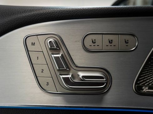 Used 2025 Mercedes-Benz GLS 450 4MATIC image 6