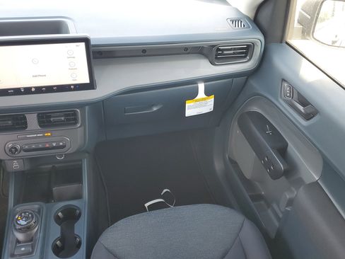 New 2025 Ford Maverick XL image 14