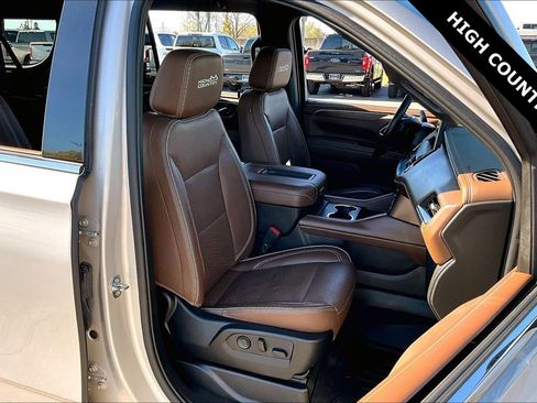Used 2022 Chevrolet Suburban High Country image 28