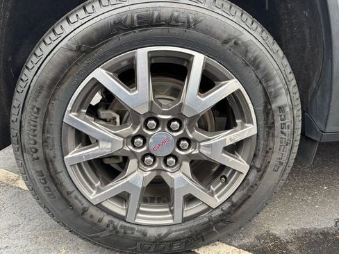 Used 2020 GMC Acadia SLE w/ Driver Convenience Package image 11