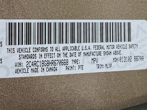 Used 2017 Chrysler Pacifica Touring-L FWD image 33