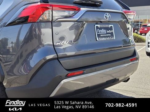 Used 2020 Toyota RAV4 Limited AWD/4WD image 7