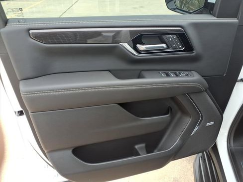 New 2026 GMC Yukon XL Elevation image 15