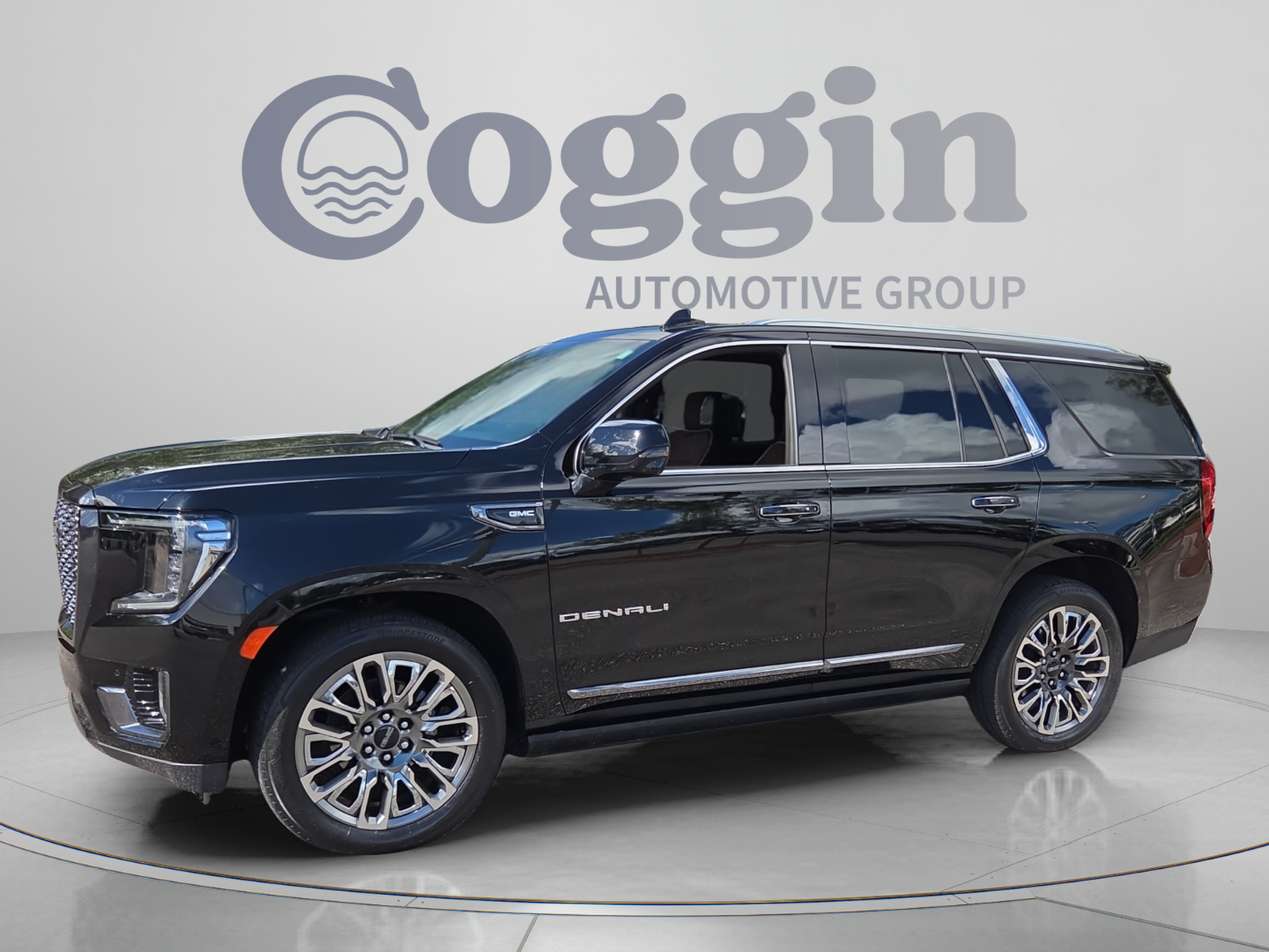 Certified 2023 GMC Yukon Denali Ultimate AWD/4WD image 1
