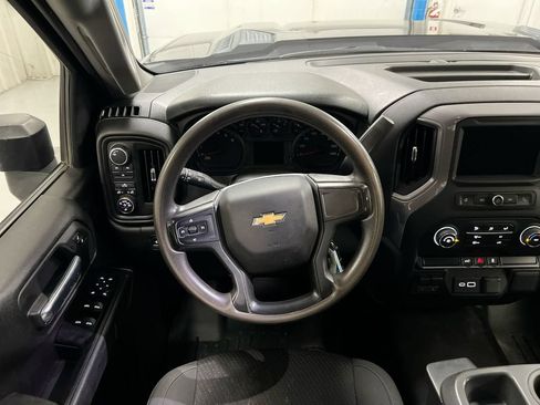 Used 2022 Chevrolet Silverado 2500 Custom w/ Custom Value Package AWD/4WD image 11