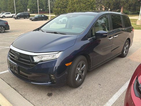 Used 2022 Honda Odyssey EX image 3