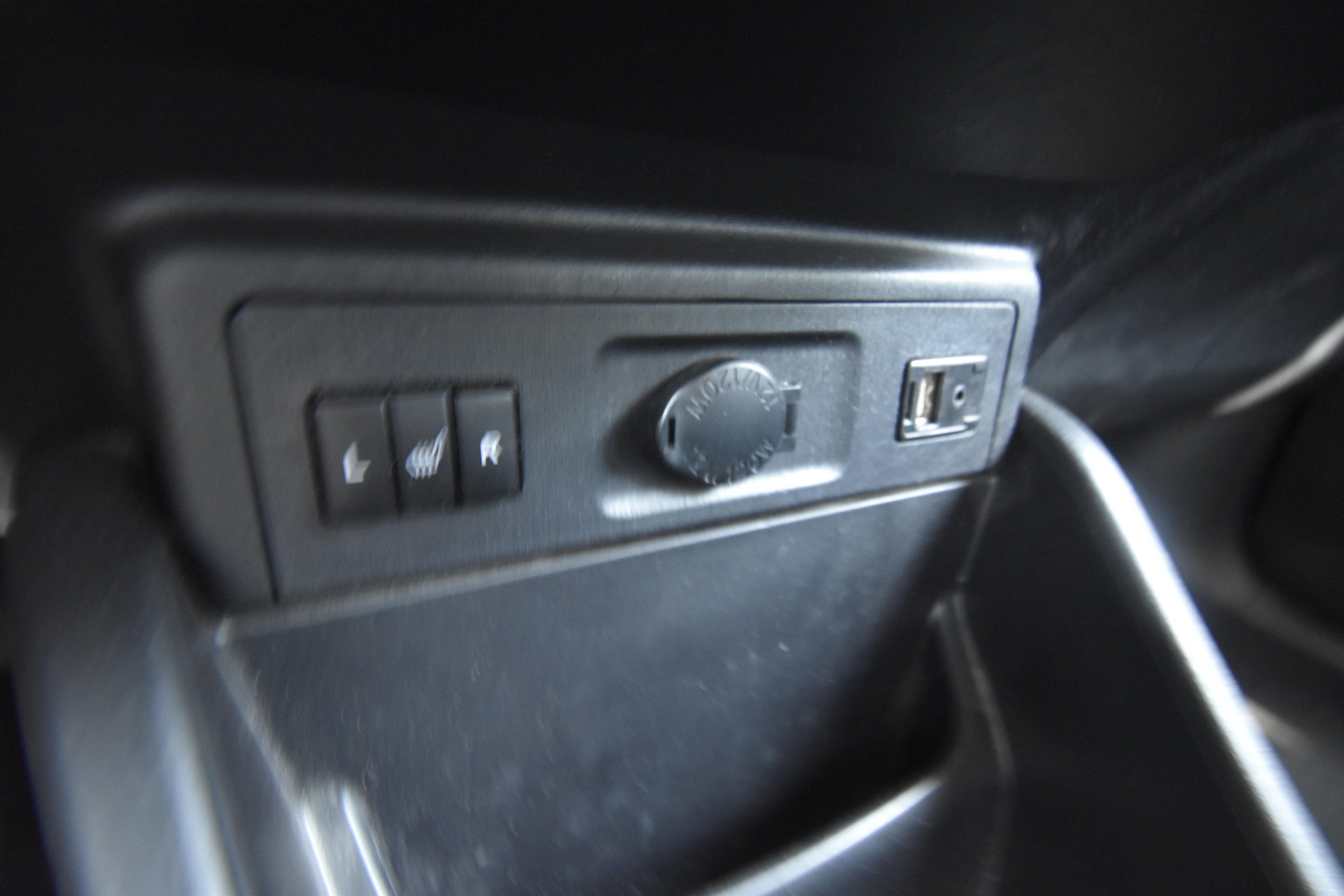 Used 2015 Toyota Prius V Five FWD image 12