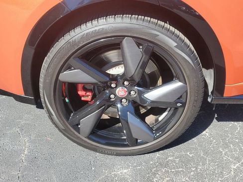 Used 2022 Jaguar F-PACE SVR image 5