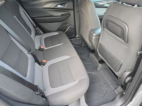 Used 2025 Chevrolet TrailBlazer LS w/ LS Convenience Package FWD image 24