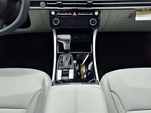 New 2025 Hyundai Tucson SEL image 11