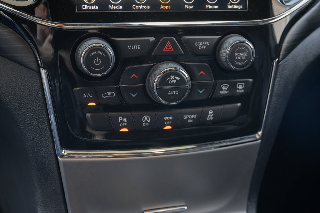 Used 2021 Jeep Grand Cherokee Laredo X RWD image 33