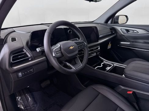 New 2026 Chevrolet Traverse LT w/ Driver Confidence Package AWD/4WD image 11