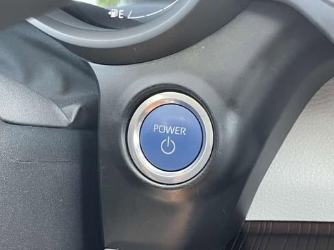 Used 2022 Toyota Sienna XLE image 25