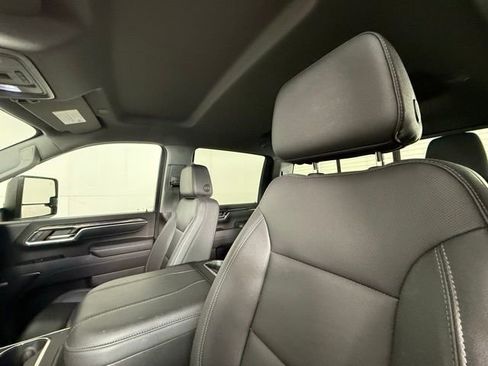 Used 2024 Chevrolet Silverado 2500 LTZ w/ LTZ Convenience Package image 9