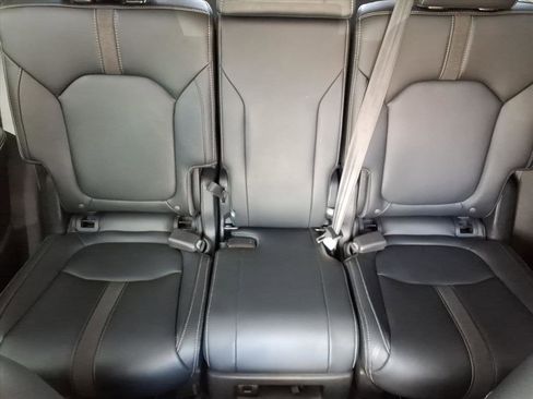 Used 2025 Honda Pilot EX-L image 23