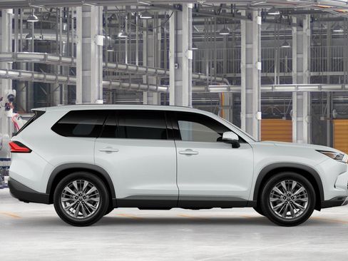New 2026 Toyota Grand Highlander Platinum image 14