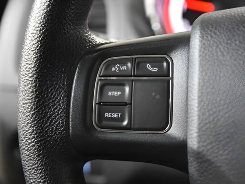 Used 2018 Dodge Grand Caravan SE w/ UConnect Hands-Free Group FWD image 13
